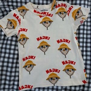 Mini Rodini Cream Graphic 'HAJK!' Short Sleeve Tee with Yellow Hat Motif